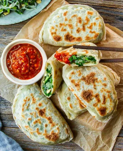 Miniatura 5 de TomorrowSeeds - Semillas de cebollino de ajo chino - Más de 1000 unidades - para plantar 2026 Dah Yeh Hoja ancha Jiuchai Tuberosum Rottler USA