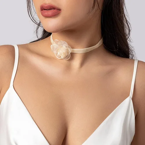 Kenjudess Gargantilla bohemia hecha a mano, collar de terciopelo vintage con flor de tul, accesorio de cuello floral delicado para mujer