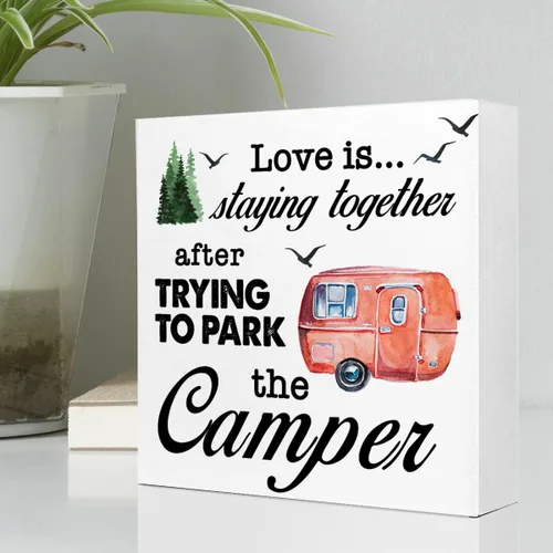 Miniatura 3 de Cartel divertido de camping – Cartel de madera con texto en inglés «Love Is Staying Together After Trying to Park the Camper», decoración