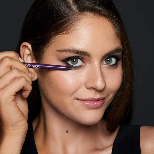 Miniatura 4 de Neutrogena Smokey Kohl Delineador de ojos con vitamina E antioxidante, resistente al agua y de deslizamiento suave, marrón oscuro, 0.014 onzas 30