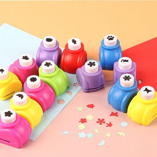 Miniatura 4 de Qtopun - Perforadora de papel y tijeras decorativas, 6 tijeras creativas y 12 piezas de cortadores de borde de encaje para manualidades, fotos