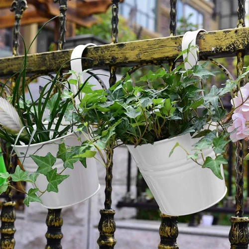 Miniatura 6 de Foraineam Paquete de 12 macetas colgantes de metal blanco, para balcón, jardín, macetas con ganchos desmontables y agujero de drenaje