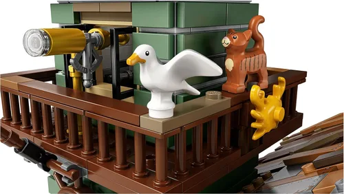 Miniatura 9 de LEGO Ideas Old Fishing Store (21310) - Juguete de construcción y regalo popular para los fanáticos de LEGO Sets y el aire libre (2049 piezas)
