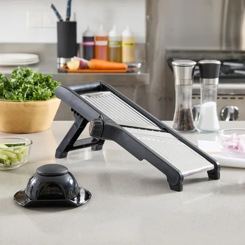 Miniatura 9 de Restaurantware Rebanadora de mandolina ajustable de acero inoxidable, cortador de verduras estándar alemán con protector de cuchilla, incluye