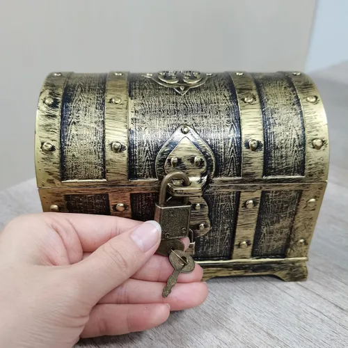 Miniatura 5 de Cofre del tesoro pirata para niños, cofre con revestimiento de bronce vintage con cerradura y llave para juegos de caza, premios de caja pequeña
