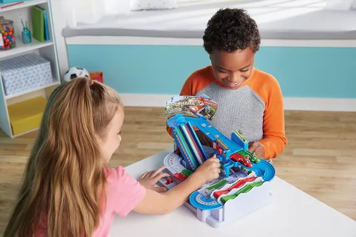 Miniatura 3 de EPOCH Games Mario Kart™ Racing Deluxe - Carrera de obstáculos de vehículos Super Mario con figuras de Mario y Luigi Kart para mayores de 5 años