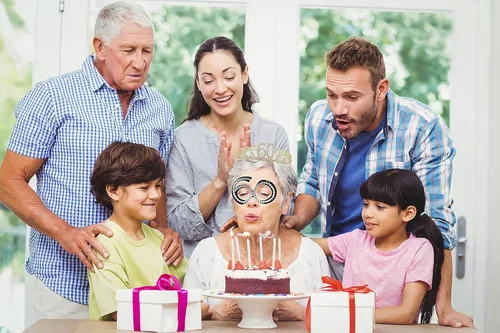 Miniatura 6 de Regalos de cumpleaños número 60 para mujeres, tiara, banda, adorno para pastel, vela y vasos para decoración de fiesta de cumpleaños 60, 5