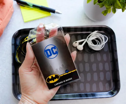 Miniatura 3 de Silver Buffalo DC Comics Batman Wrap-Around Logo Lanyard con soporte para insignia y dije