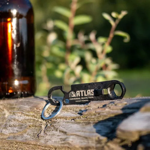 Miniatura 2 de Atlas Truck Co. Llavero abridor de botellas y herramienta universal para monopatín