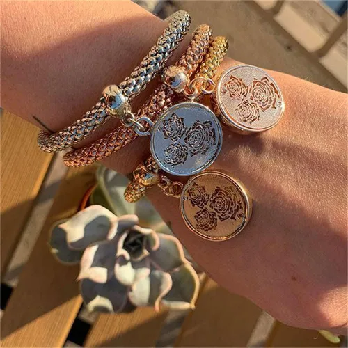 Miniatura 2 de SILANER Pulseras multicapa con dijes de cristal, 3 pulseras de cadena de maíz de oroplataoro rosa para mujer, pulsera elástica en forma de corazón