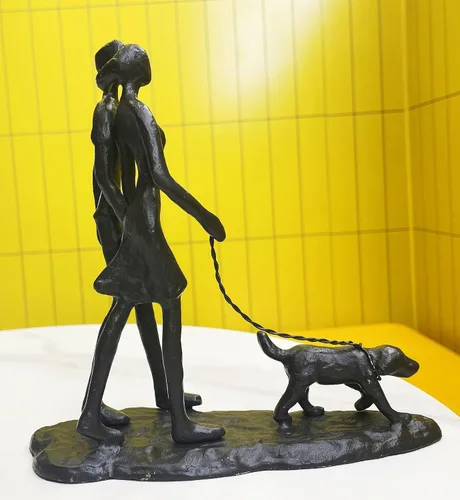 Miniatura 7 de Escultura de hierro fundido para pareja y perro, decoración romántica de arte de metal, estatua de amor familiar, regalos para amantes de los perros