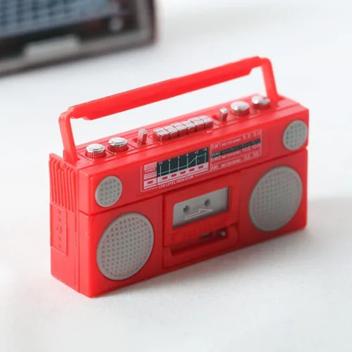 ibasenice Modelo de radio vintage en miniatura de 2.28 x 1.06 x 0.51 pulgadas, accesorio de casa de muñecas, adorno de radio de plástico retro para