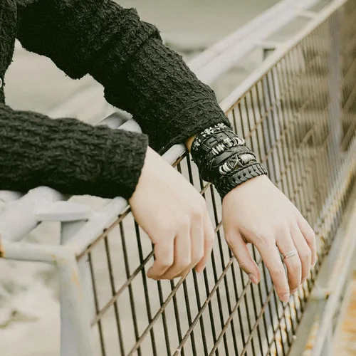 Miniatura 2 de Eigso Pulsera de cuero punk con calavera para mujer + cinturón de cuero de calavera para mujer