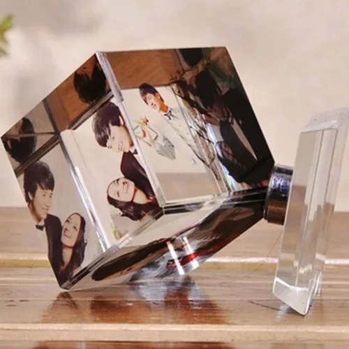 Miniatura 3 de Marco de fotos personalizado en cubo de cristal giratorio 3D, marco de fotos giratorio de 3 fotos, marco de cristal personalizado para recuerdos