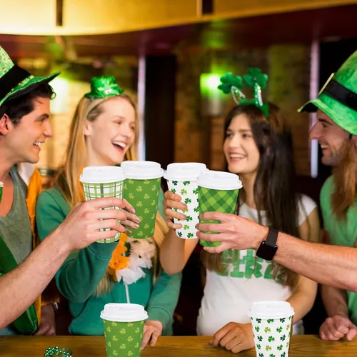 Miniatura 6 de Whaline Juego de 100 tazas de café desechables del día de San Patricio con tapas, taza de papel, verde y blanco, trébol a cuadros, tazas para beber