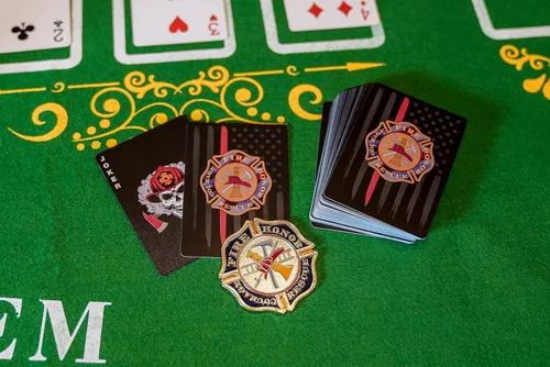 Miniatura 14 de Juego de regalo del ejército de los Estados Unidos Juego de cartas y dados Tarjetas de insignia de rango del ejército Regalos del ejército