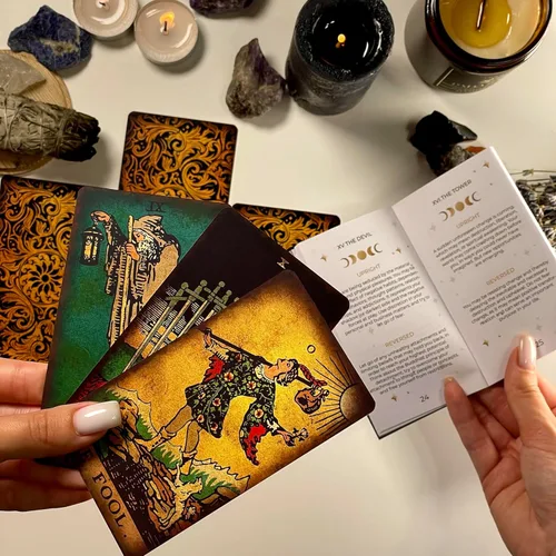 Miniatura 5 de CRAFTERIAN Baraja de cartas de tarot brillante, baraja de 78 cartas, tarot original para principiantes y expertos con libro guía y bolsa de regalo
