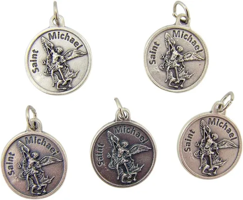 Lote de 5 Medalla de tono plateado de San Miguel con dragón de 7/8 pulgadas con oración en la espalda, Plata, No es una piedra preciosa