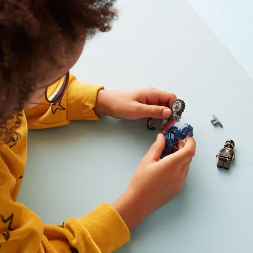 Miniatura 5 de LEGO City Stuntz Touring Stunt Bike 60331 - Juego de juguetes de construcción; bicicleta de volante para niños, niñas y niños a partir de 5 años