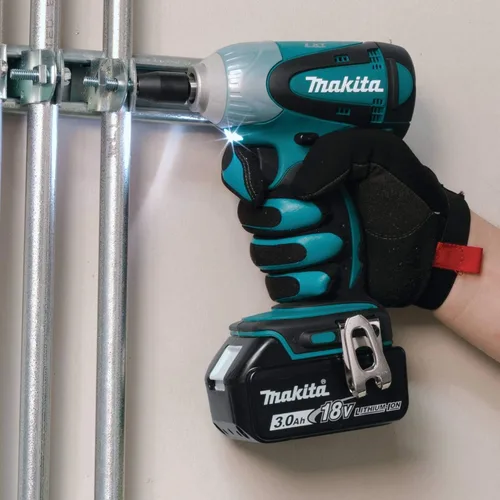 Miniatura 7 de Makita XWT06 18V LXT® Kit de llave de impacto sin cable de iones de litio de 3/8" de accionamiento cuadrado (3.0Ah)