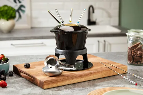 Miniatura 2 de MasterClass - Juego de fondue de hierro fundido, 8.3 x 7.1 in, para queso, chocolate y carne, esmalte recubierto con quemador y 6 tenedores