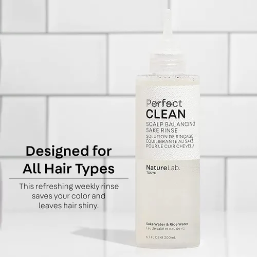 Miniatura 7 de NatureLab.TOKYO Perfect Clean - Exfoliante aclarante para el cuero cabelludo 2 en 1, champú y tratamiento capilar para el cuero cabelludo