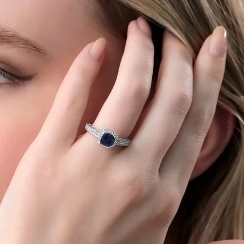 Miniatura 56 de Gem Stone King Anillo de compromiso de plata de ley 925 de 0.236 in con piedra natal y zafiro blanco creado con acento Anillo de compromiso