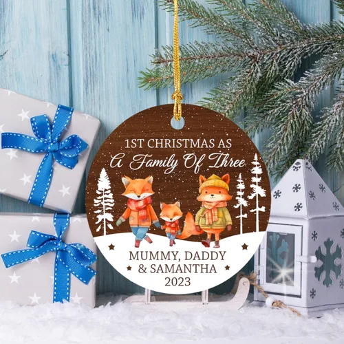 Miniatura 3 de Adorno personalizado de Our Christmas As A Family of Three 2025 – Primera Navidad como familia de 3 zorros – Regalos para padres recién nacidos