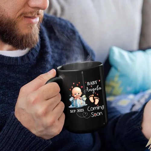 Miniatura 5 de Baby Coming Soon - Taza de café negra de 11 onzas y 15 onzas, taza de café personalizada para papá con nombre, taza de café de cerámica con anuncio