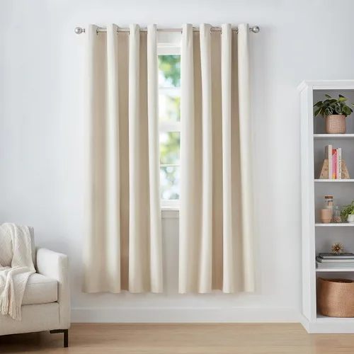 Miniatura 10 de Amazon Basics Cortina opaca para ventana con bloqueo de luz para oscurecer la habitación con 2 paneles de ojales, para sala de estar y dormitorio