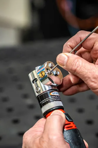 Miniatura 8 de Sharpie DXCL Afiladora Esmeriladora de Tungsteno Inalámbrica Portátil, Ajustable 15°-45°, Puntas Afiladas con Diamante