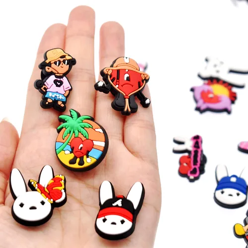 Miniatura 3 de SHINQEAR Dijes de zapatos de dibujos animados para decoración de zapatos, sandalias, pulsera de zapatos, pulseras, accesorios para hombres