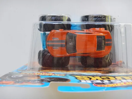 Miniatura 2 de Hot Wheels Monster Trucks 1:64 Escala Camaro 1/75 Coche triturable, naranja quemado