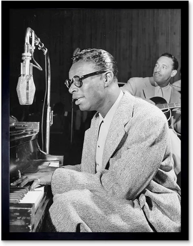 Wee Blue Coo Póster enmarcado para decoración de pared, diseño de piano de Nat King Cole, leyenda de la música vintage, 12 x 16 pulgadas