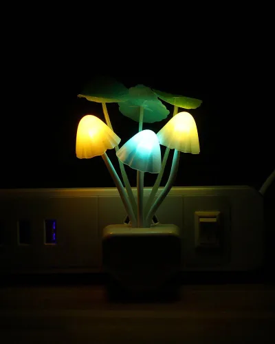 Miniatura 8 de Lámpara de noche con sensor LED Rienar, lámpara de ensueño en forma de hongo con cambio de color, enchufe LED