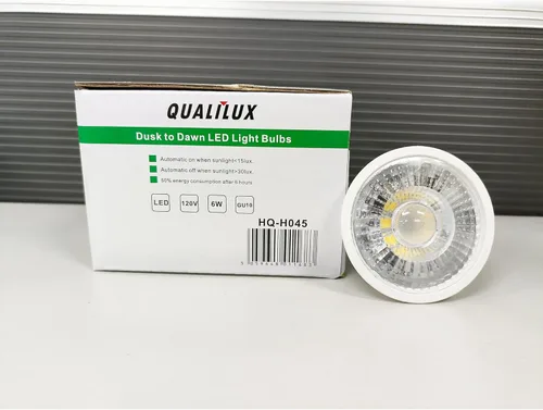 Miniatura 2 de Qualilux Bombillas de luz del atardecer al amanecer, bombillas LED de detección de luz automática para exteriores, luz diurna, MR16 GU10 paquete