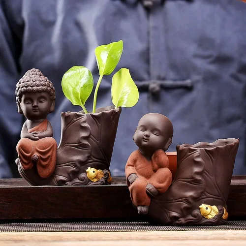 Miniatura 6 de KINGZHUO Estatua de cerámica de Buda para bebé, figura de monje, decoración de acuario de peces, decoración de pecera con pequeñas macetas