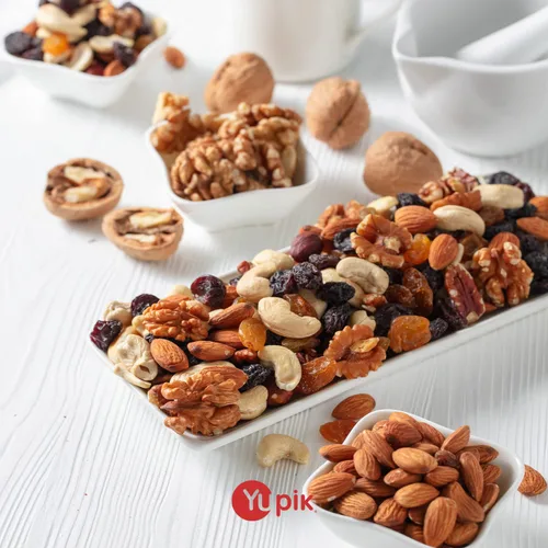 Miniatura 2 de Yupik Trail Mix, explosión de fruta sin sulfito, 2.2 libras, una mezcla de plátanos, pasas, arándanos, papaya y piña