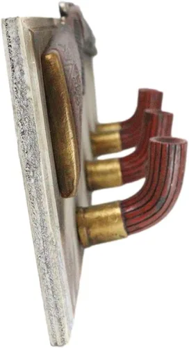 Miniatura 3 de Ebros Gift Escopeta rústica de 20 pulgadas de largo con ganchos de bala de munición montados en tablones de madera para colgar en la pared, pasillo