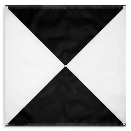Miniatura 13 de Sky High Bull's-Eye Punto de control de tierra degradable para drones (24 x 24 pulgadas) GCP con 30 grapas (tablero de ajedrez negro/blanco)