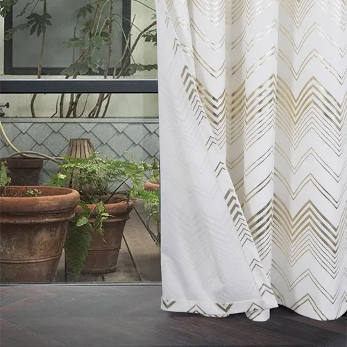 always4u - Cortinas de terciopelo suave con estampado de lámina 84 pulgadas de largo, cortinas de chevron blanco y dorado, tratamiento de lujo para