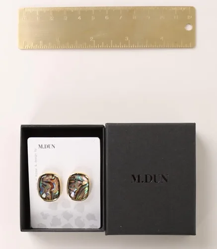 Miniatura 5 de Aretes de forma rectangular con bordes redondos. Diseño de piedra de resina de ámbar turquesa abulón, bisel chapado en oro real de 18 quilates