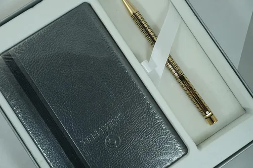 Sheaffer Cross Rare Made in the USA Signature Targa Diamond Medici Crosshatched Bolígrafo de barril de oro de 22 quilates y diario a juego