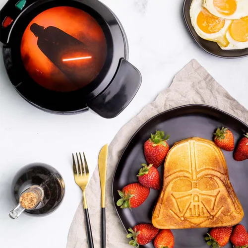 Uncanny Brands Máquina para hacer gofres Darth Vader - The Sith Lord On Your Waffles- Plancha para gofres