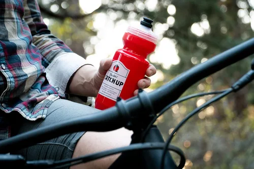 Miniatura 2 de SPURCYCLE Botella de agua Catch Up – 22 onzas, Purist, tapa MoFlo, resistente a las manchas, botella flexible para bicicleta