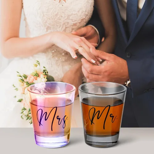 Miniatura 6 de Sumind 2 vasos de chupito de boda para novia y novio, vaso de chupito de 2 onzas, divertidos regalos de novia para parejas, recién casados