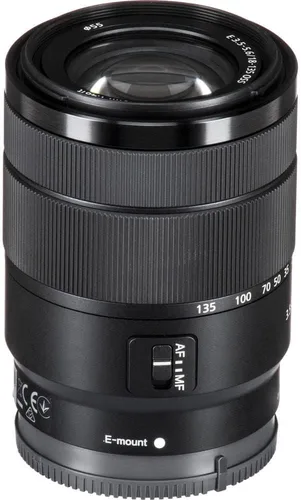 Miniatura 6 de Sony Lente OSS E de 0.709-5.315 in f/3.5-5.6 (SEL18135) + kit de filtro + mochila + tarjeta de 64 GB + lector de tarjetas + trípode flexible +