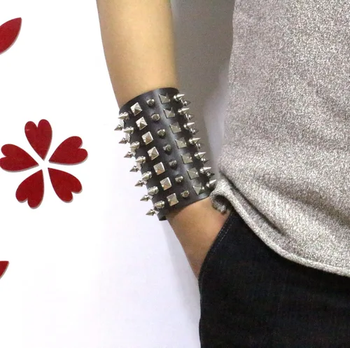 Miniatura 6 de Pulsera de cuero punk para hombres y mujeres, pulsera de cuero con tachuelas para hombres, pulsera gótica con remaches para hombres y mujeres