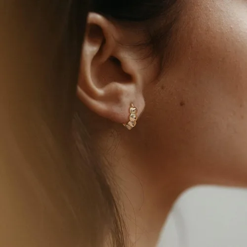 Miniatura 2 de VACRONA - Aretes tipo arracada de aro para mujer, chapados en oro de 14 quilates, diseño de Huggie