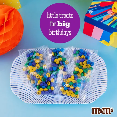 Miniatura 5 de M&M'S WORLD Caramelos de cumpleaños de chocolate con leche (paquete de 20), perfectos para fiestas, recuerdos de fiesta, juegos y regalos